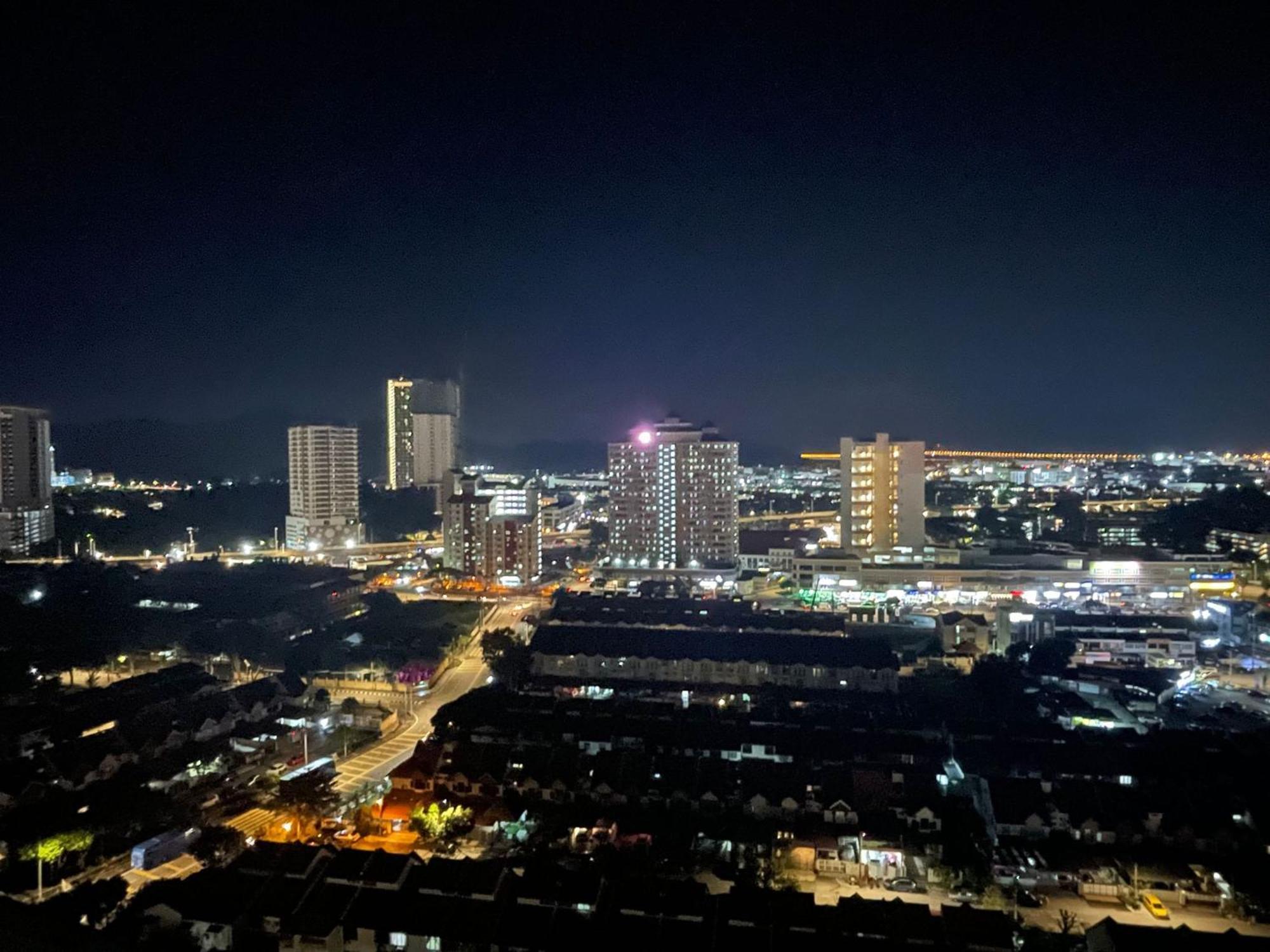 New 6Pax Soho Near Usm & Spice Arena & Airport Lejlighed Bayan Lepas Eksteriør billede