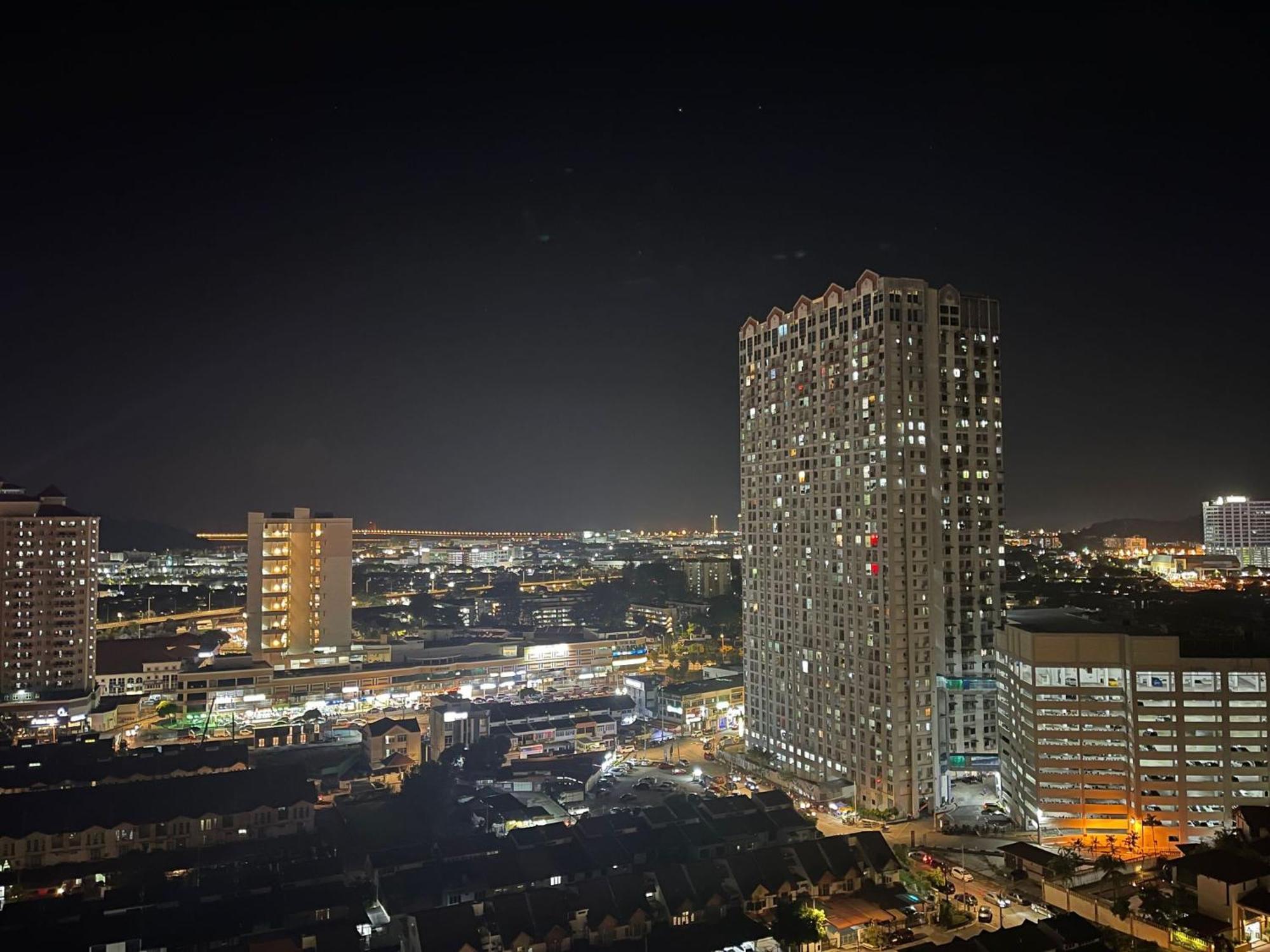New 6Pax Soho Near Usm & Spice Arena & Airport Lejlighed Bayan Lepas Eksteriør billede
